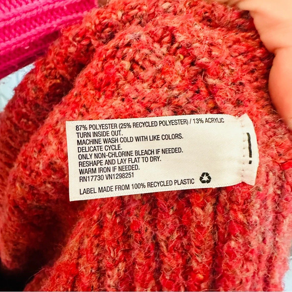 Universal Thread Women’s Chunky Knit Red Crew Neck Sweater - Picture 9 of 9